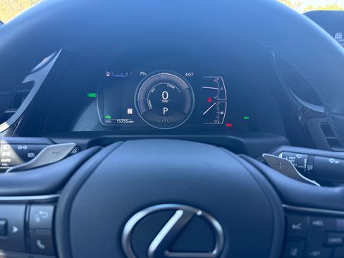 Used 2025 Lexus ES 300h w/ Premium Package FWD image 14