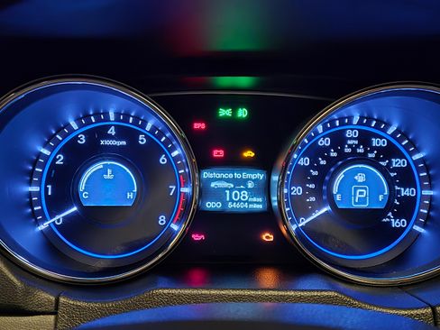 Used 2013 Hyundai Sonata SE image 2