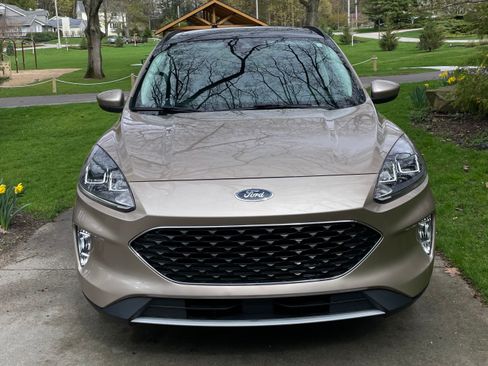 Used 2021 Ford Escape SEL w/ Technology Package AWD/4WD image 1