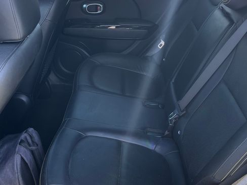 Used 2015 Kia Soul + w/ Primo Package FWD image 11