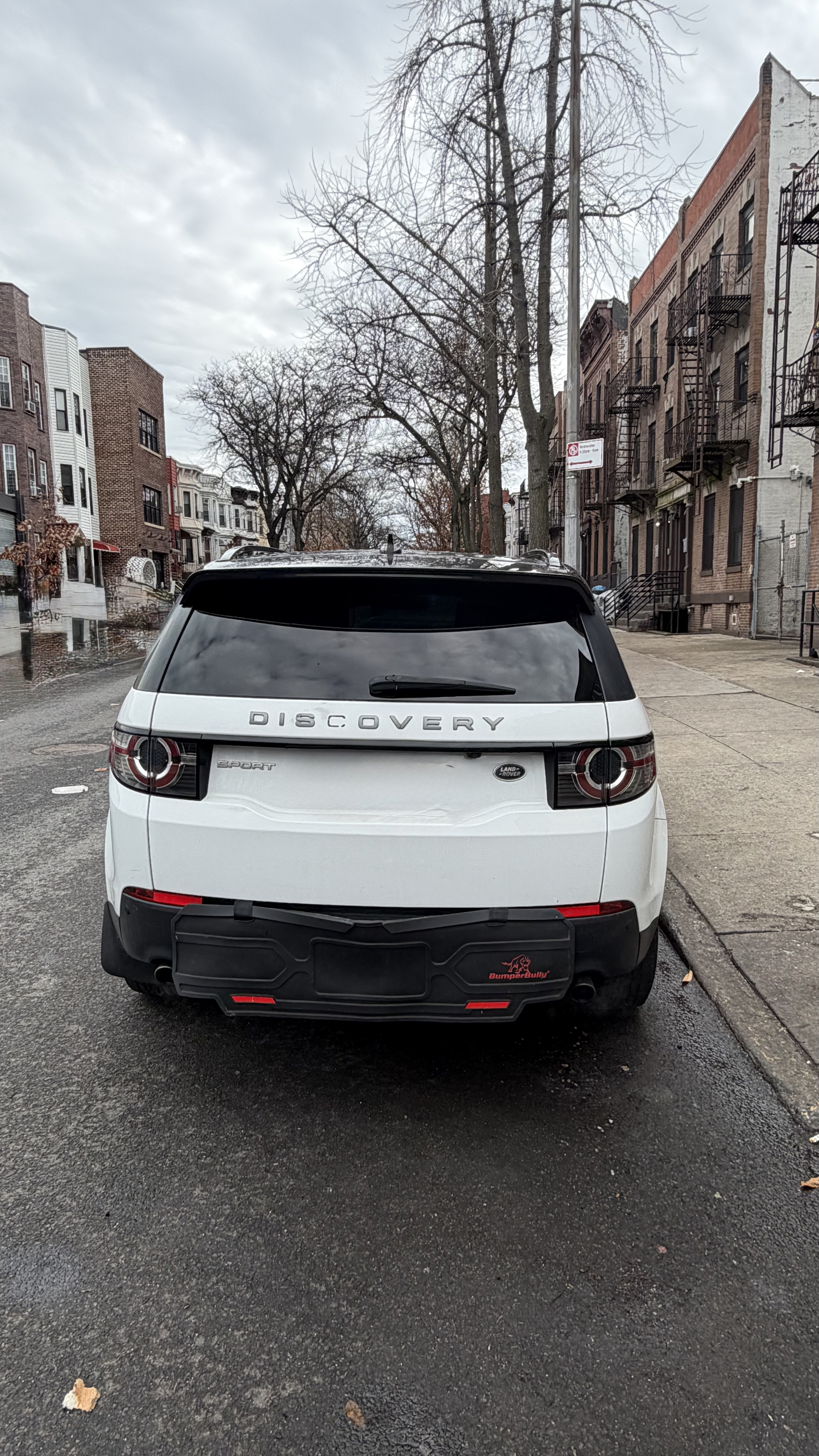 Used 2016 Land Rover Discovery Sport HSE AWD/4WD image 2