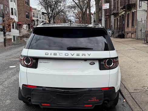 Used 2016 Land Rover Discovery Sport HSE image 2