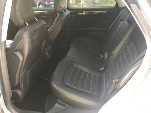 Used 2013 Ford Fusion SE FWD image 17