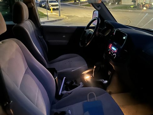 Used 2001 Mitsubishi Montero XLS image 15