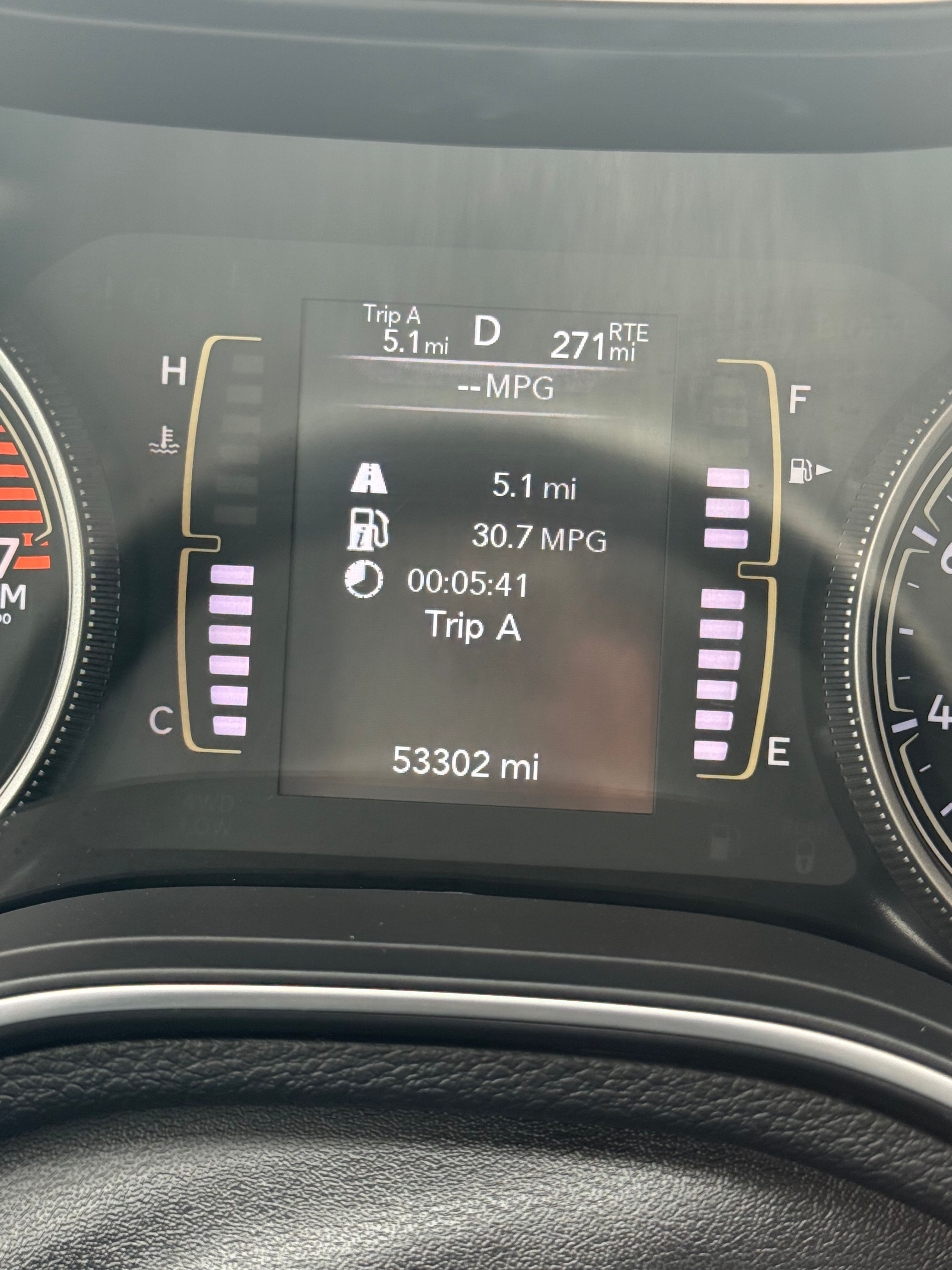 Used 2020 Jeep Cherokee Latitude Plus w/ Advanced Safety Group FWD image 9