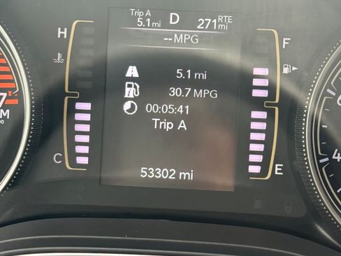 Used 2020 Jeep Cherokee Latitude Plus w/ Advanced Safety Group FWD image 9