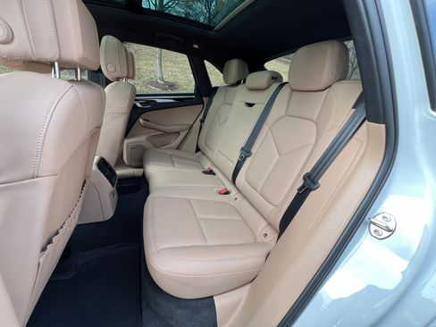 Used 2020 Porsche Macan image 16