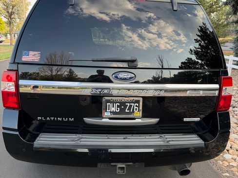 Used 2017 Ford Expedition Platinum AWD/4WD image 6