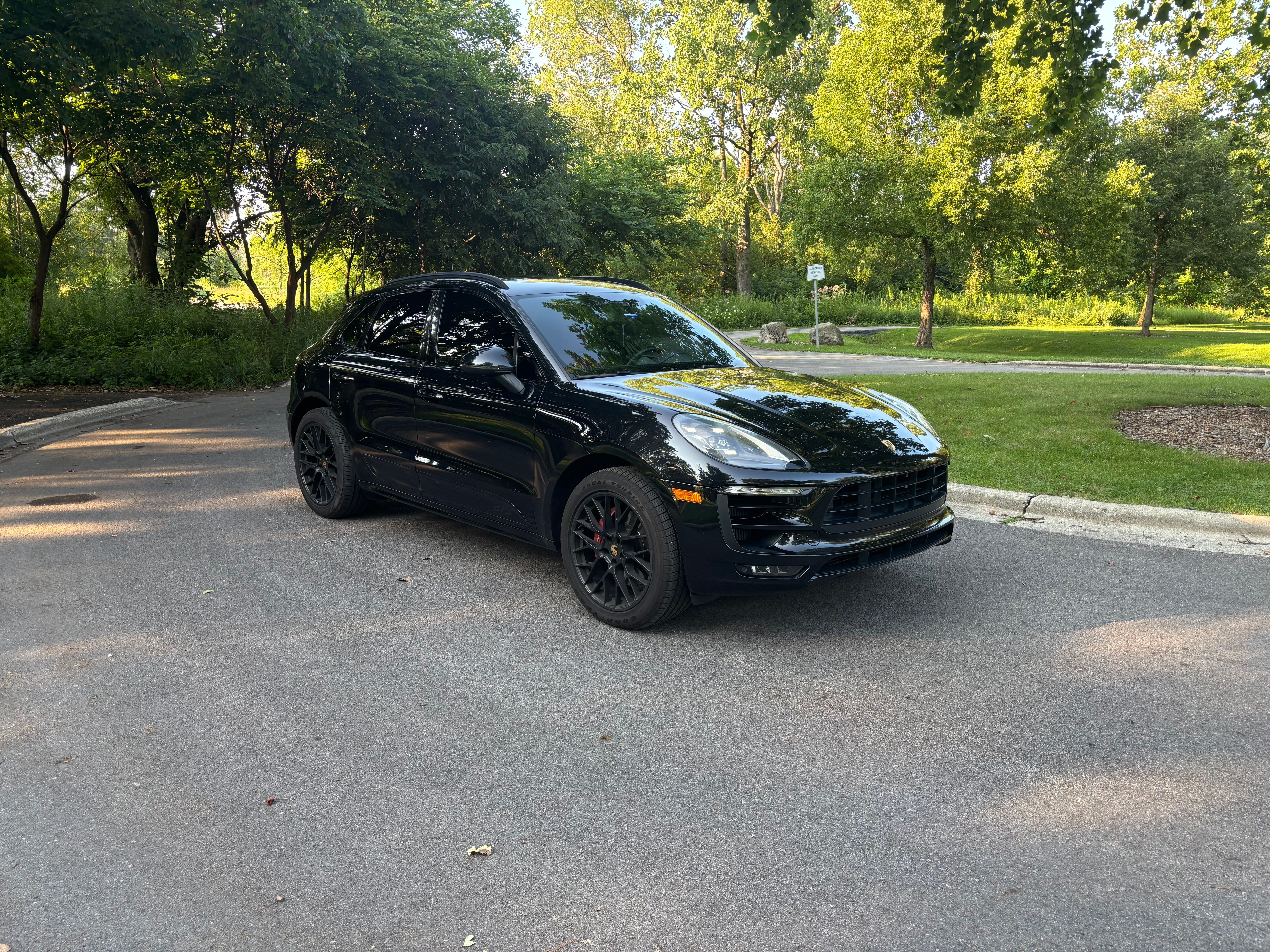 Used 2017 Porsche Macan GTS AWD/4WD image 27