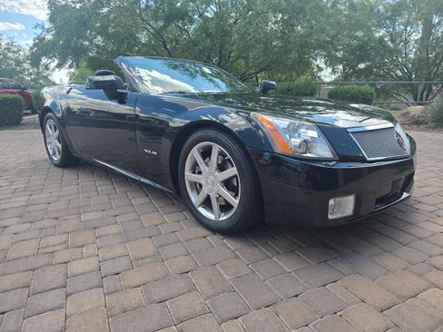 Used 2004 Cadillac XLR RWD image 27