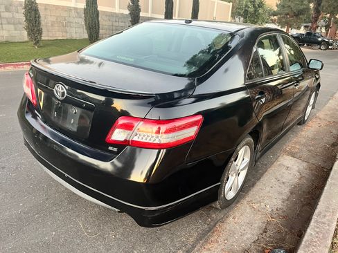 Used 2010 Toyota Camry SE image 5