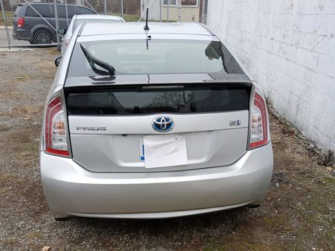 Used 2015 Toyota Prius Two image 4