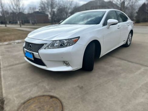 Used 2013 Lexus ES 300h w/ Premium Pkg image 2