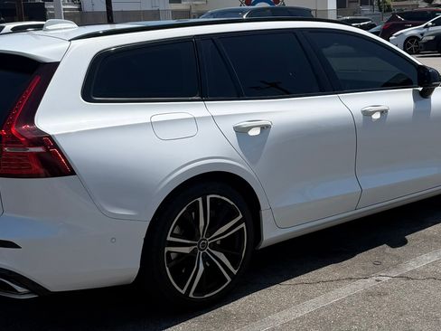 Used 2021 Volvo V60 T6 R-Design w/ Advanced Package FWD image 4