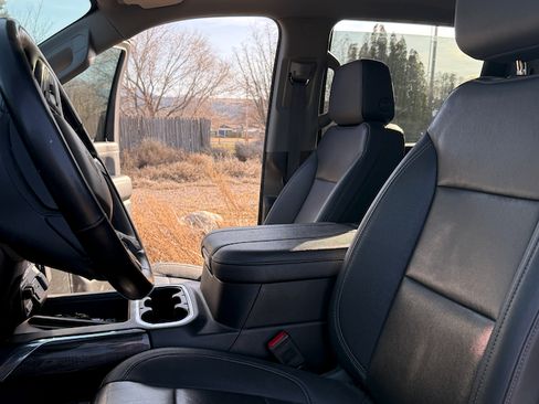 Used 2023 Chevrolet Silverado 2500 LTZ w/ LTZ Convenience Package image 10