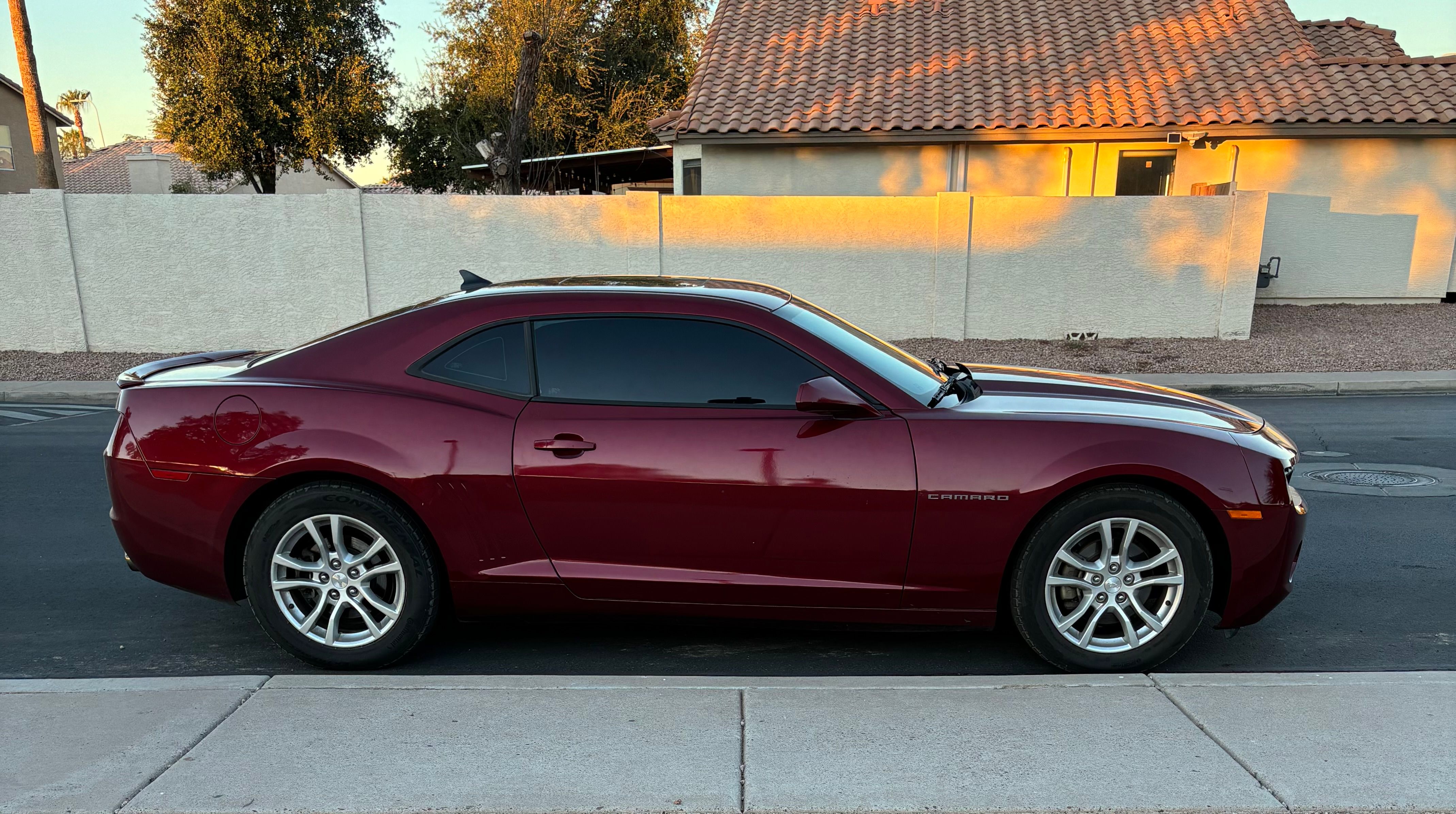 Used 2010 Chevrolet Camaro LT w/ White Stripe Package RWD image 2