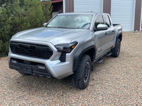 Used 2024 Toyota Tacoma TRD Off-Road AWD/4WD image 11
