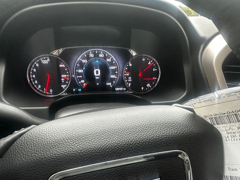 Used 2017 GMC Acadia Denali w/ Technology Package FWD image 12