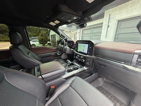 Used 2022 Ford F150 Lariat AWD/4WD image 9