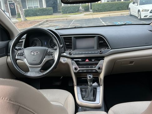 Used 2017 Hyundai Elantra Value Edition w/ Cargo Package image 9