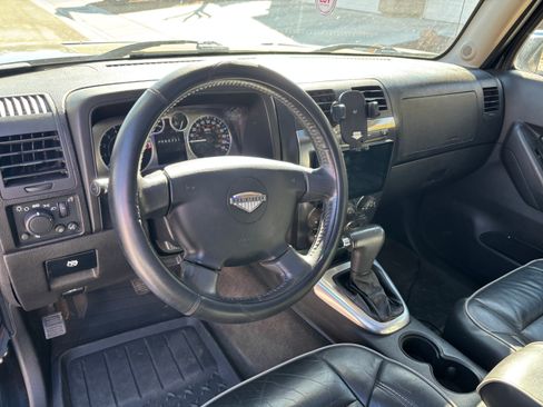Used 2009 HUMMER H3 Alpha image 15