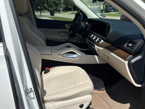 Used 2021 Mercedes-Benz GLS 450 4MATIC image 9