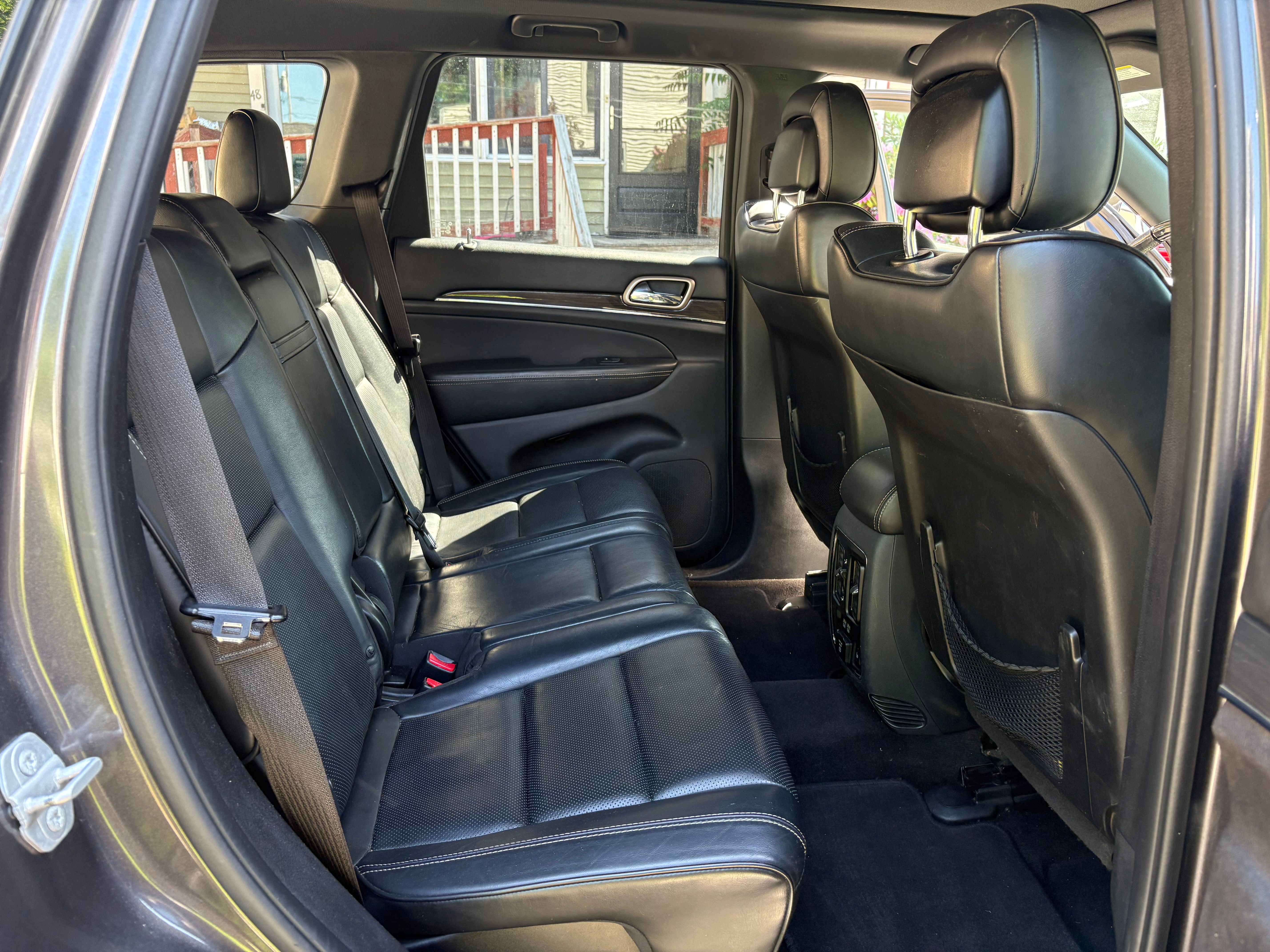 Used 2015 Jeep Grand Cherokee Overland AWD/4WD image 11