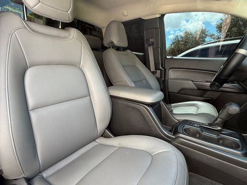 Used 2020 Chevrolet Colorado W/T w/ Custom Special Edition image 4