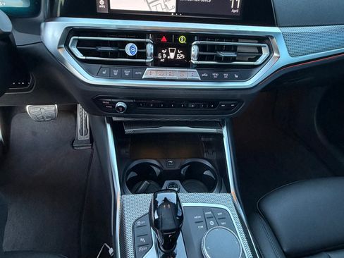 Used 2021 BMW 330i Sedan w/ M Sport Package image 18