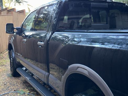 Used 2019 Nissan Titan Platinum Reserve w/ Platinum Utility Package image 8