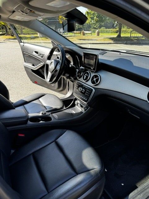 Used 2015 Mercedes-Benz GLA 250 4MATIC image 11