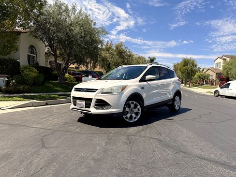 Used 2016 Ford Escape Titanium FWD image 1