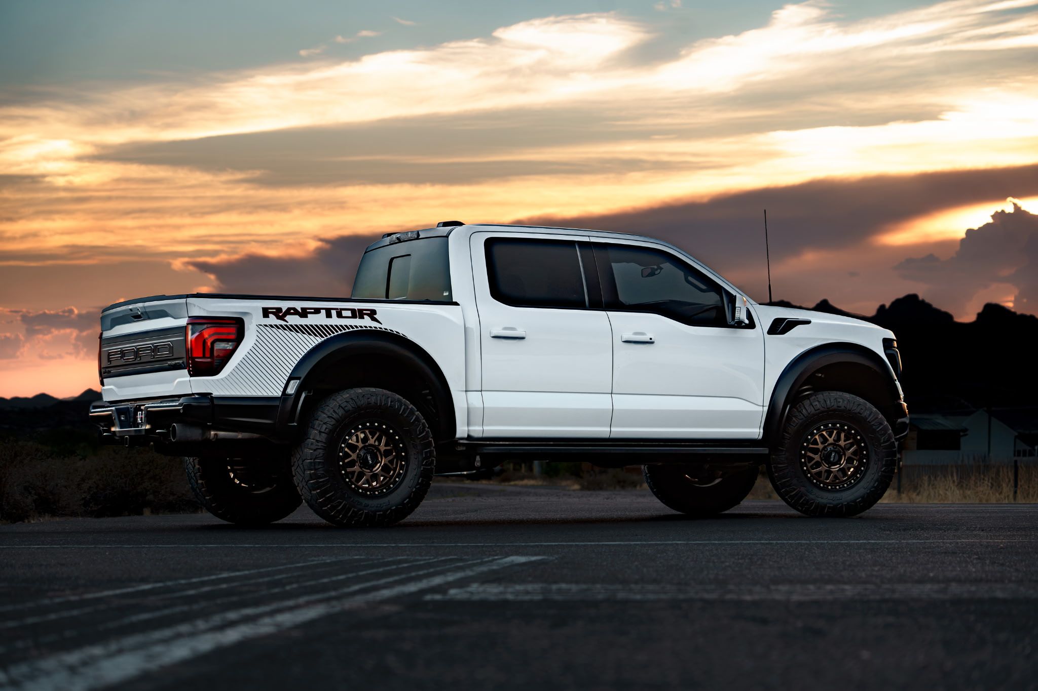 Used 2024 Ford F150 Raptor AWD/4WD image 4