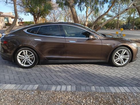 Used 2013 Tesla Model S image 1