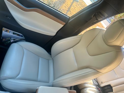 Used 2021 Tesla Model X Long Range image 14