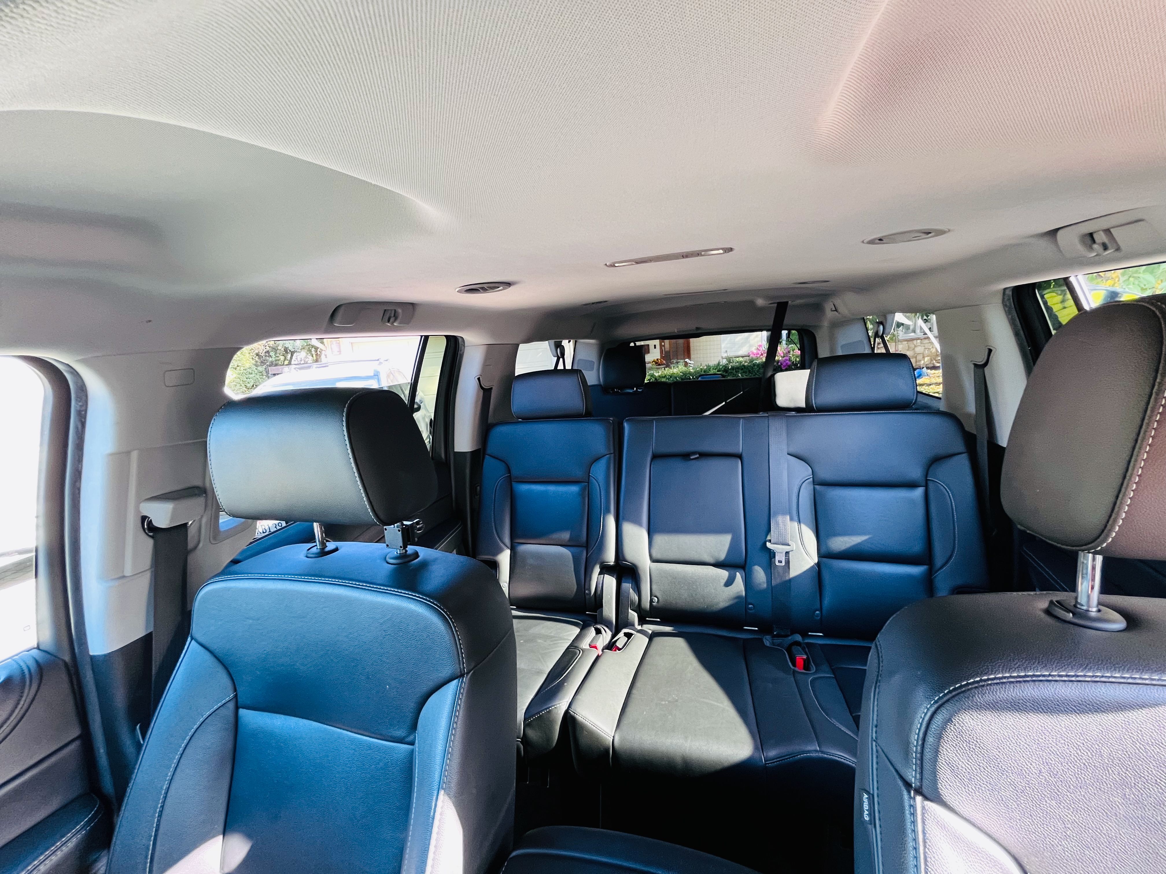 Used 2018 Chevrolet Suburban LT w/ Luxury Package AWD/4WD image 12