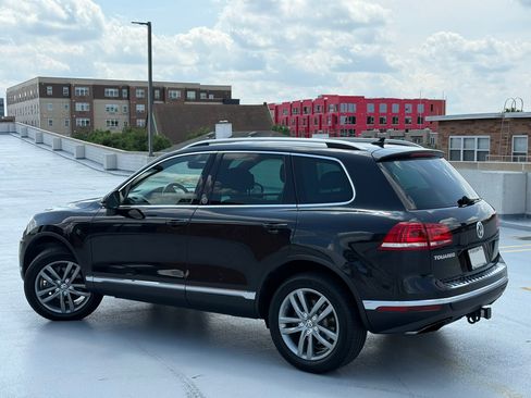 Used 2017 Volkswagen Touareg Wolfsburg Edition AWD/4WD image 8