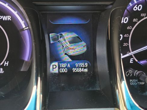 Used 2013 Toyota Avalon XLE Premium image 8