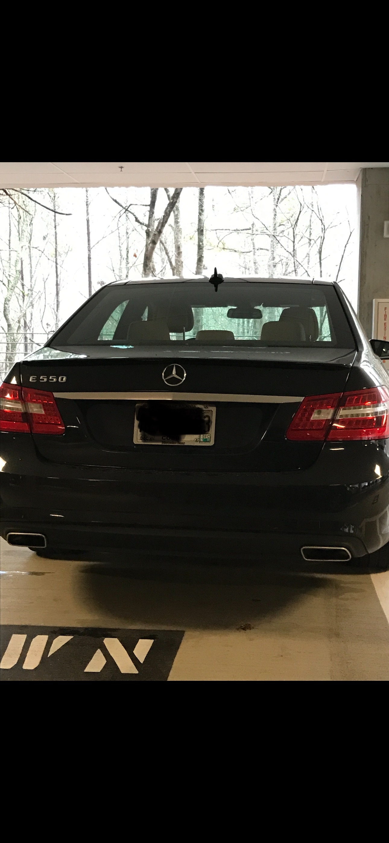Used 2011 Mercedes-Benz E 550 Sedan image 2
