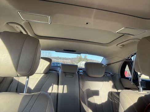 Used 2017 Mercedes-Benz S 550 4MATIC Sedan image 12