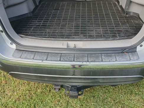 Used 2012 Toyota Highlander Limited w/ Tow Pkg FWD image 13