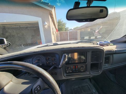 Used 2005 GMC Sierra 3500 SLE w/ Heavy-Duty Power Package image 19