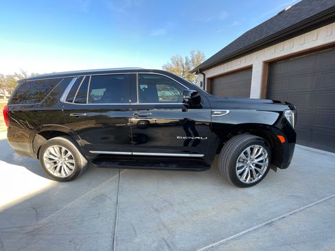 Used 2024 GMC Yukon Denali w/ Advanced Technology Package image 10