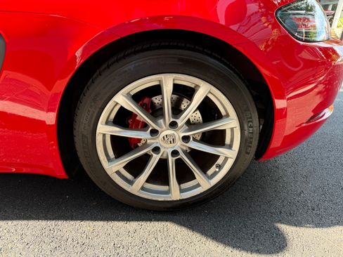 Used 2018 Porsche 718 Cayman RWD image 16