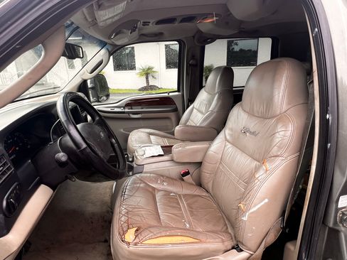 Used 2005 Ford Excursion Limited AWD/4WD image 12