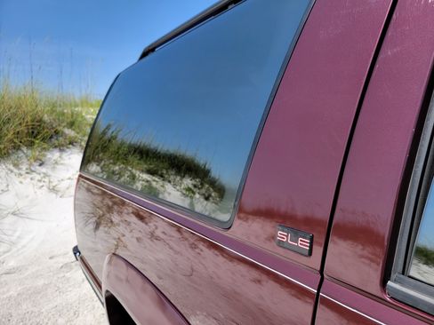 Used 1994 GMC Suburban 2500 image 13