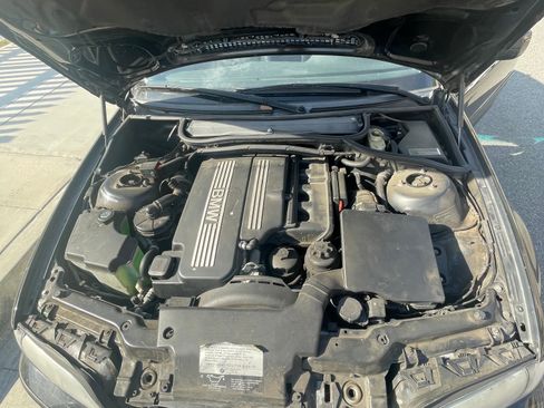 Used 2005 BMW 325i Sedan image 5