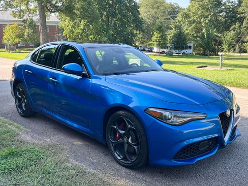 Used 2019 Alfa Romeo Giulia Ti Sport w/ Quick Order Package 22S Sport AWD/4WD image 1