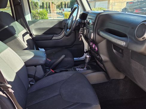 Used 2017 Jeep Wrangler Unlimited Sport w/ Quick Order Package 24S image 18