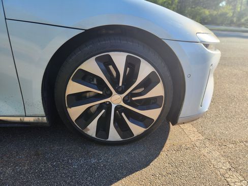 Used 2022 Lucid Air Grand Touring image 9